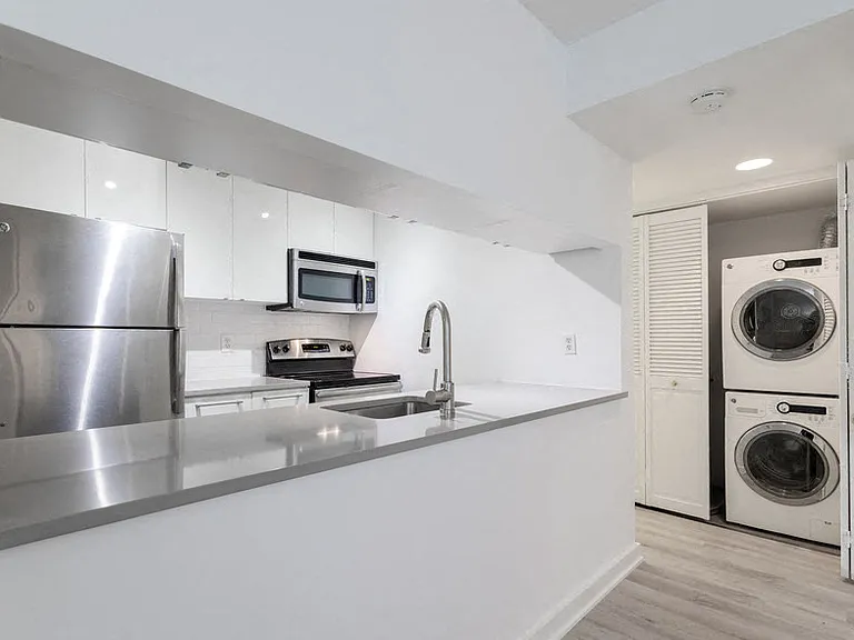 The Remington Apartments — Photo 15