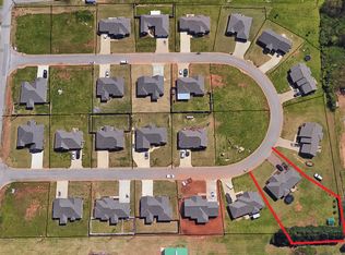 112 Windsor Dr, Muscle Shoals, AL 35661