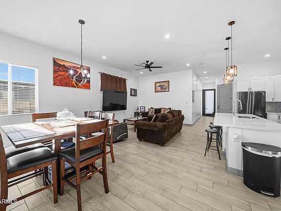 5th image of 209 E KINDERMAN Drive