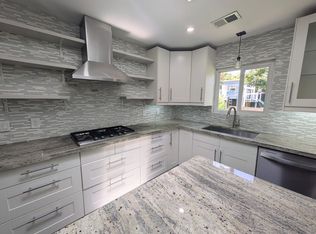 2736 Lomita St, Oceanside, CA 92054