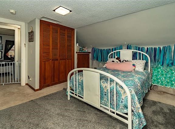 3rd image of 33867 W 287th St