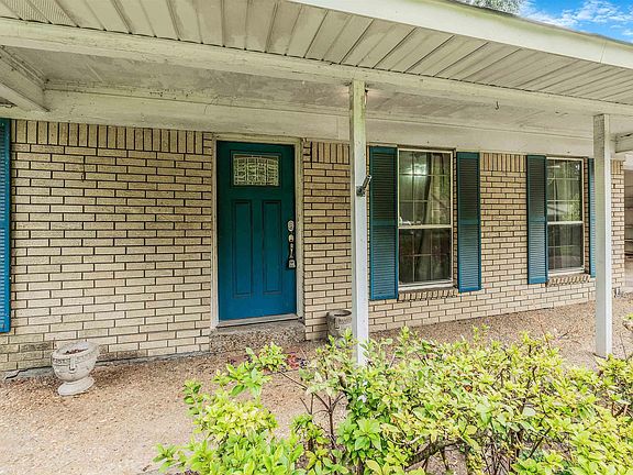 3rd image of 1217 Oakhurst Dr