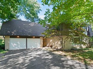 28668 W Park Dr, Barrington, IL