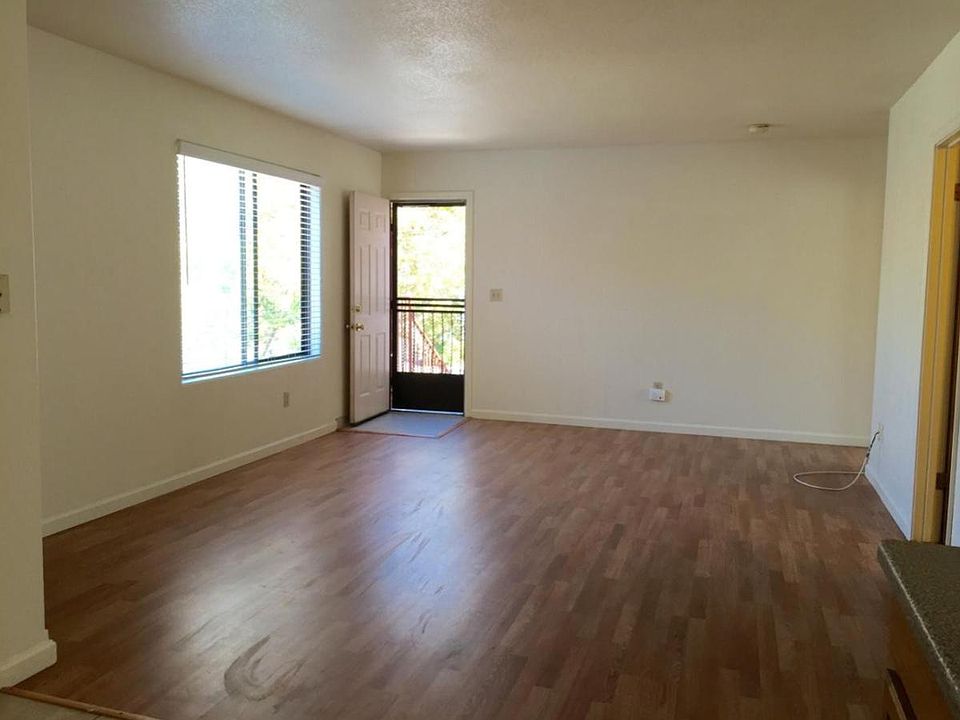 1st image of 435 S 6th St APT 11