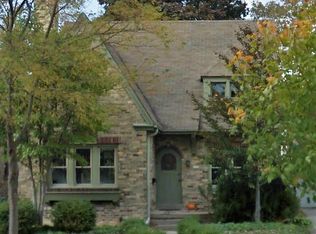 4129 N Woodburn St, Shorewood, WI 53211