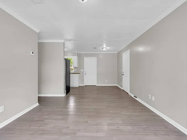 134 Poplar St — Photo 2