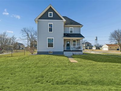201 1st Ave, Atkins, IA, 52206