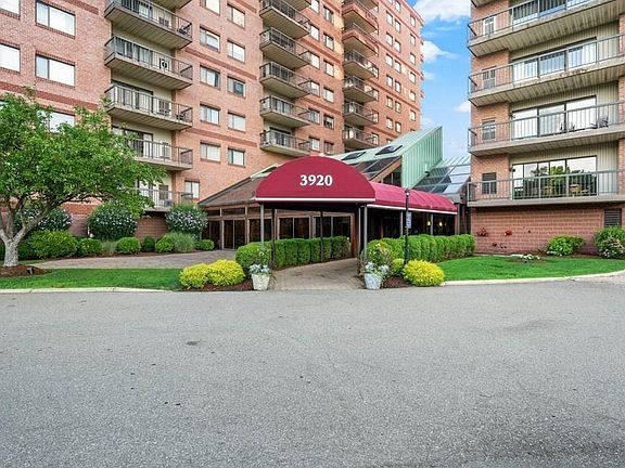 2nd image of 3920 Mystic Valley Pkwy #503E