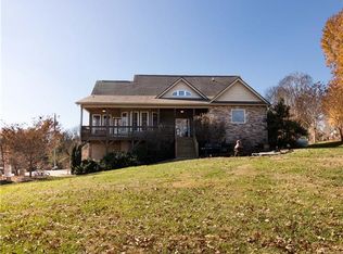 10 Overlook Dr, Candler, NC 28715