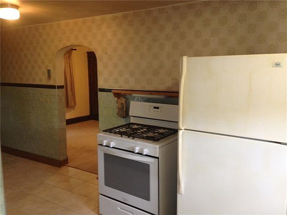 Large L shaped Kitchen