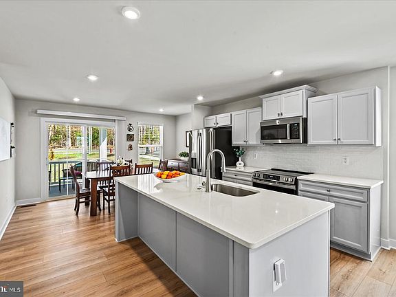 5th image of 7009 Haskell Ct