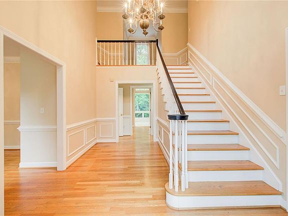 4th image of 625 River Chase Point
