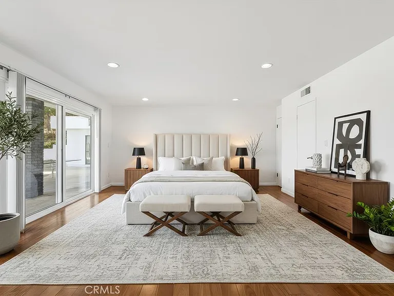 3329 Dona Rosa Studio Ctr — Photo 14