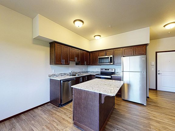 3rd image of 3321 173rd Pl NE Suite 305-1