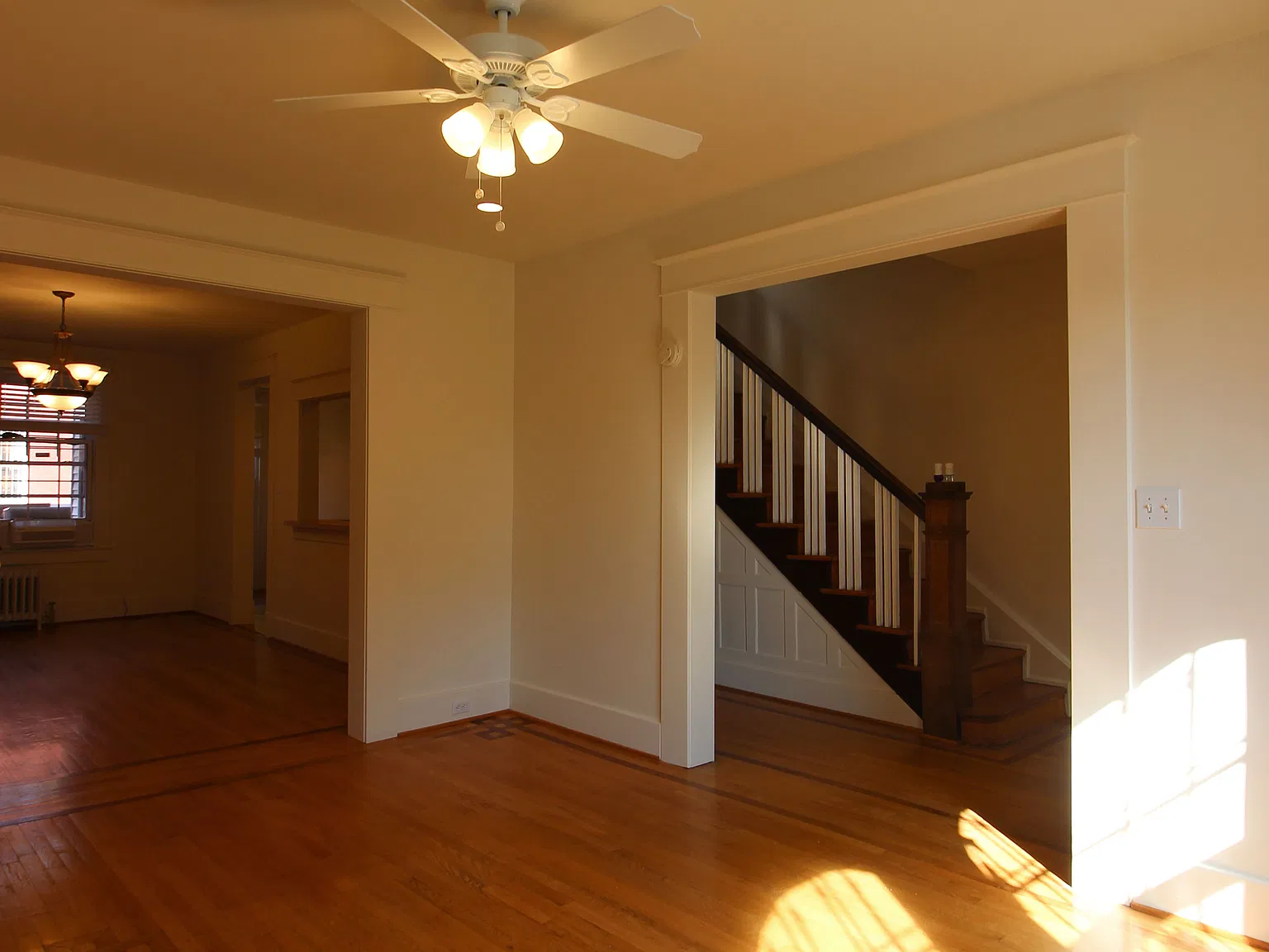 3 bed, 1.5 bath, 2300 sqft, $3,795 — Photo 3