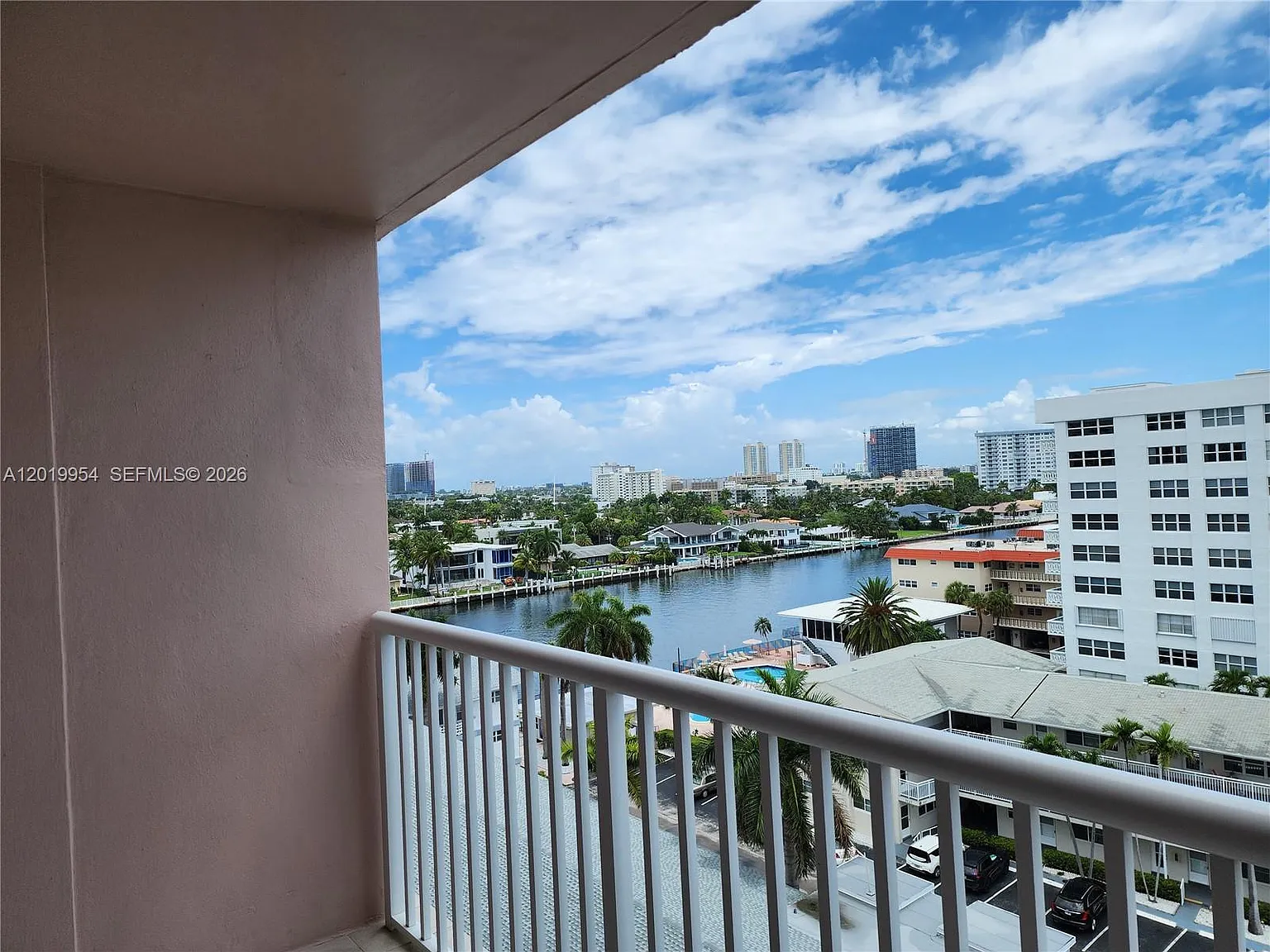 Clifton Condo — Photo 4