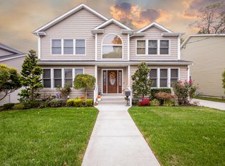 1316 Taft Ave, North Merrick, NY 11566