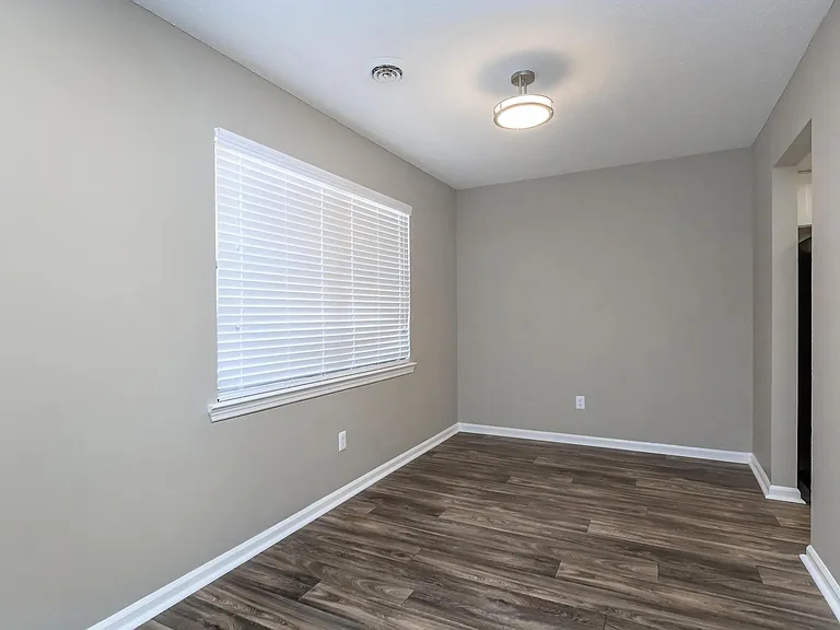 Laurel Ridge Apartments — Photo 25