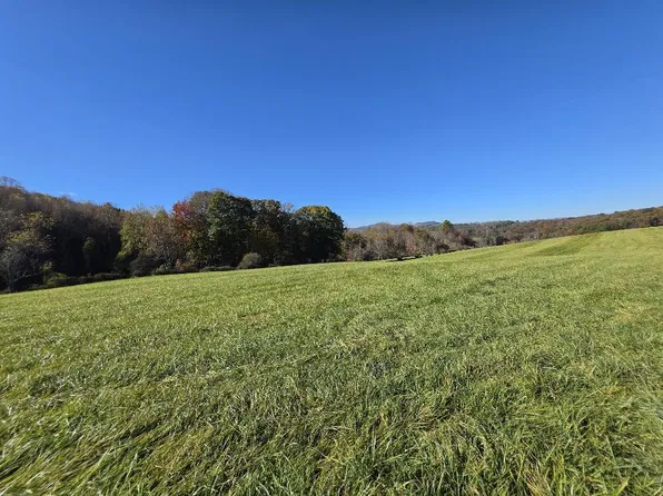 2646 Cross Roads Dr, Galax, VA 24333