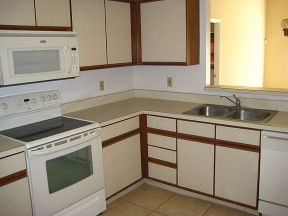 3rd image of 186 Hidden Springs Cir