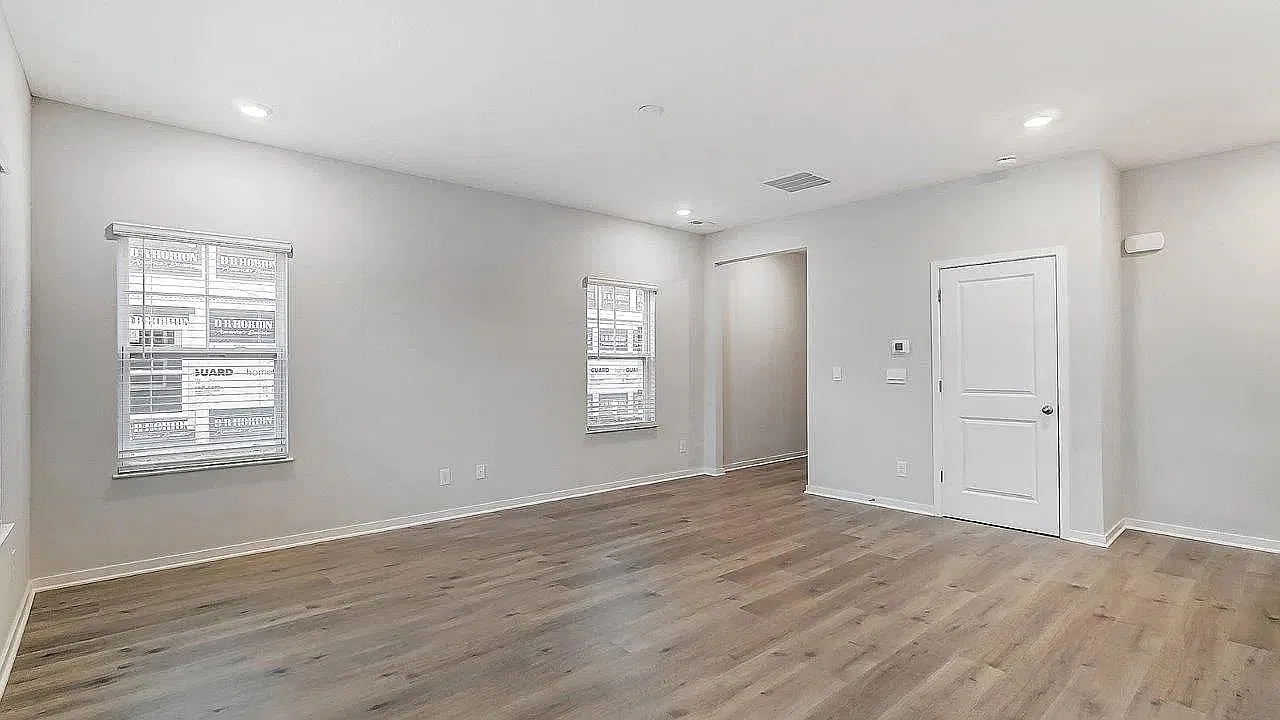 4 bed, 2.5 bath, 1811 sqft, $2,700 — Photo 4