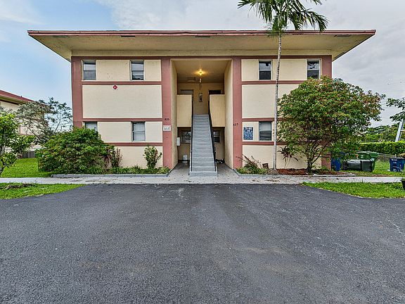 2nd image of 825 SW 10th St #D