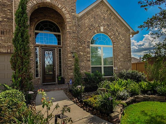 3rd image of 4702 Cinco Forest Trl
