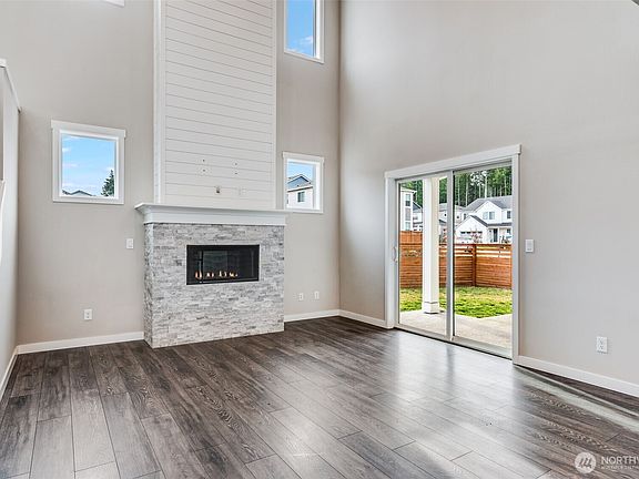 5th image of 12914 187th Avenue E