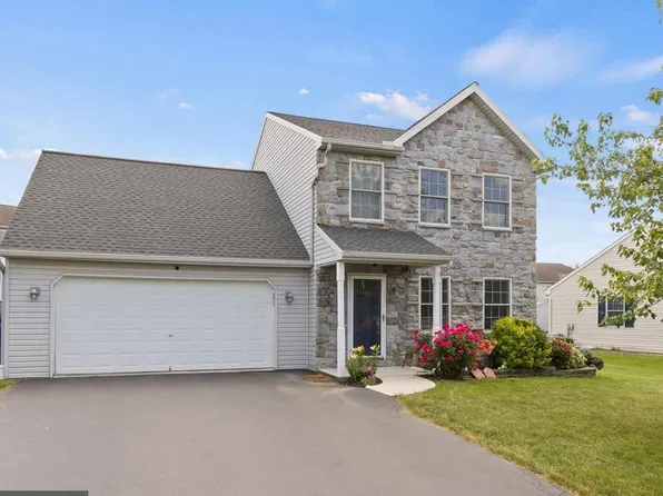 1204 Willow Creek Dr, Mount Joy, PA 17552