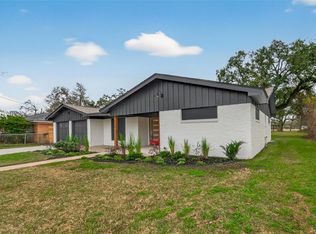 325 Hargett St, Clute, TX 77531