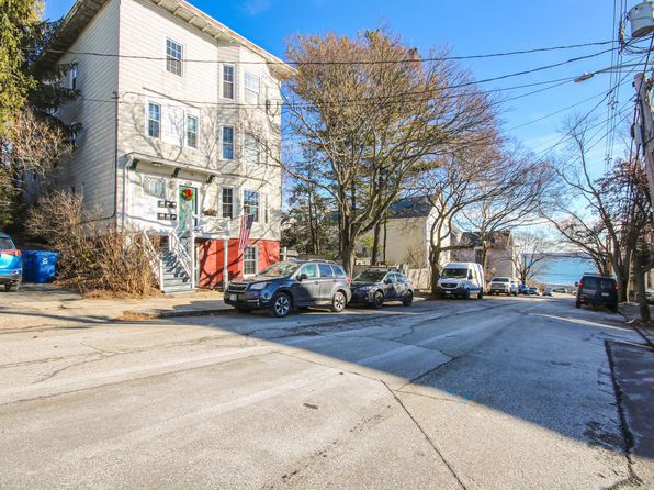 29 Saint Lawrence St APT 2