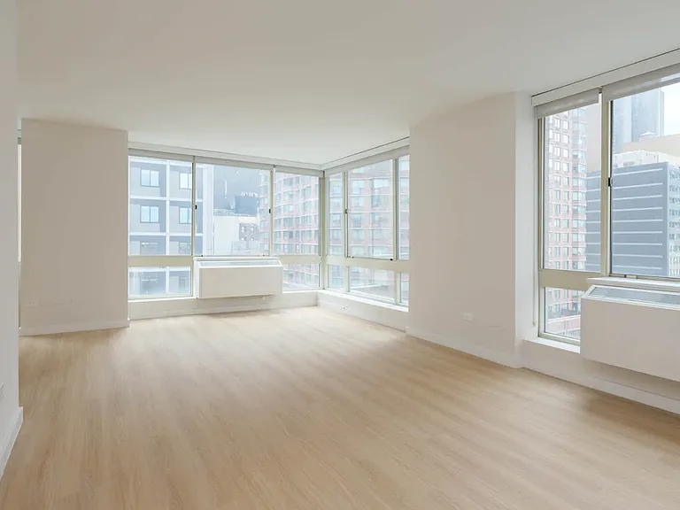 305 W 50th St #19C — Photo 14