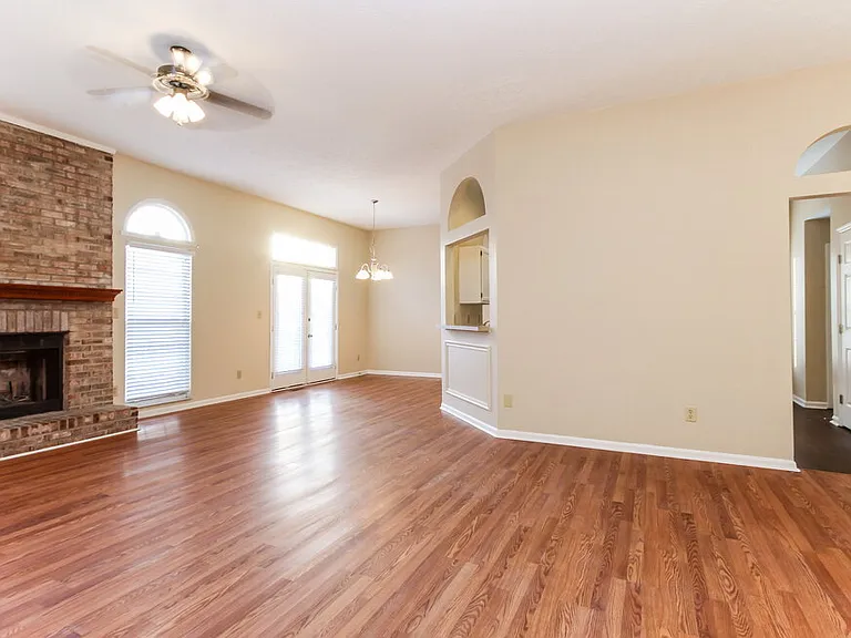 5537 Vicksburg Dr — Photo 3