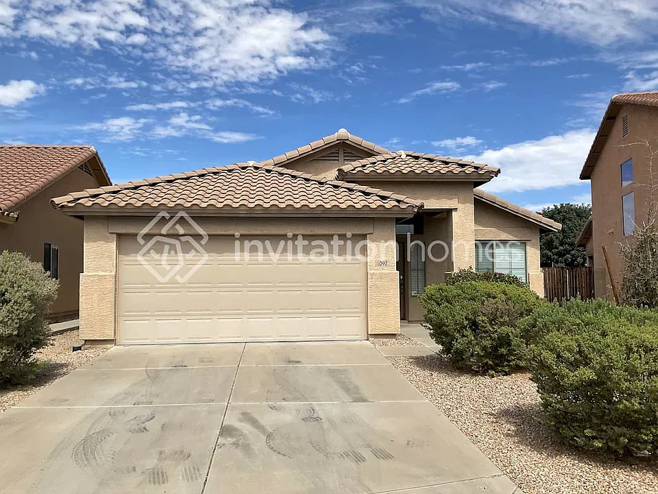 1092 W Fruit Tree Ln
