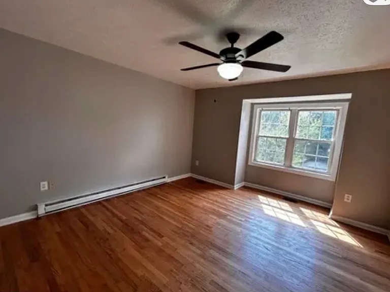 543 Gray Ave — Photo 4