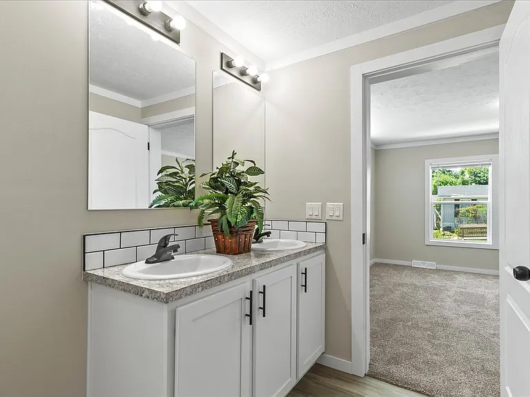 Hillcrest MHP — Photo 20