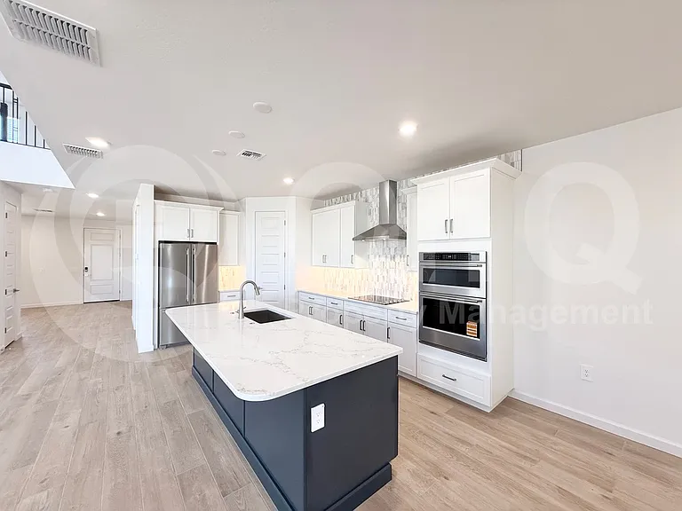 10042 S 23rd Ln — Photo 4