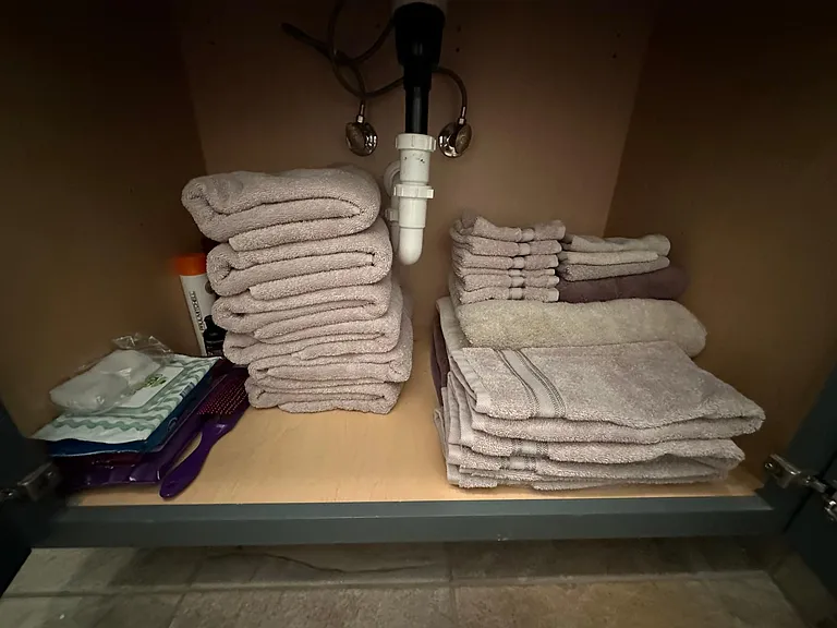 Bedroom #2 Bathroom (extra towels)