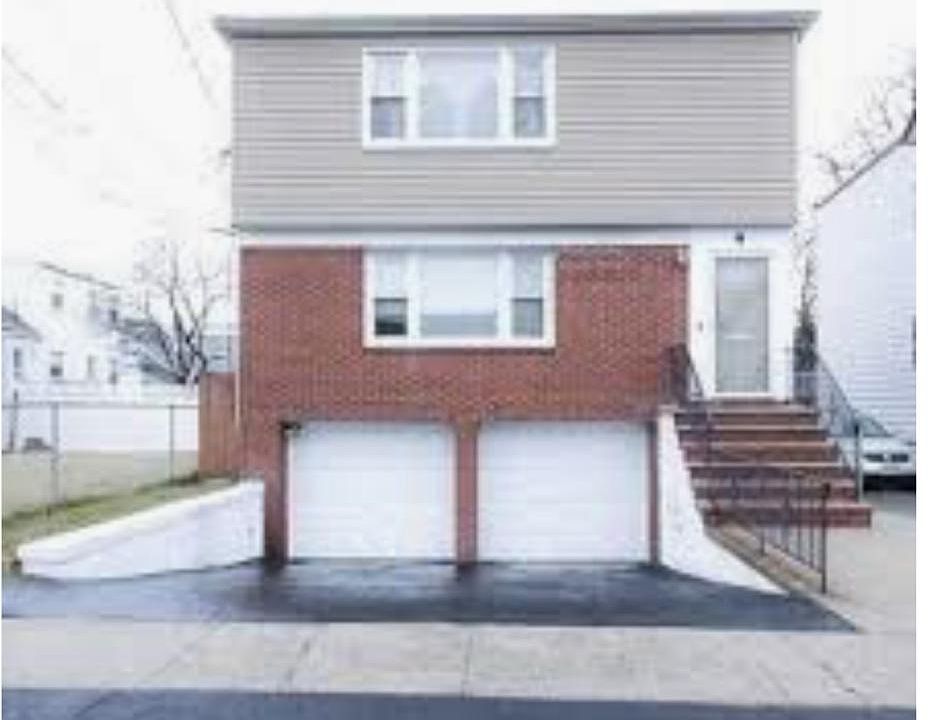 2nd image of 9 Jefferson St #1