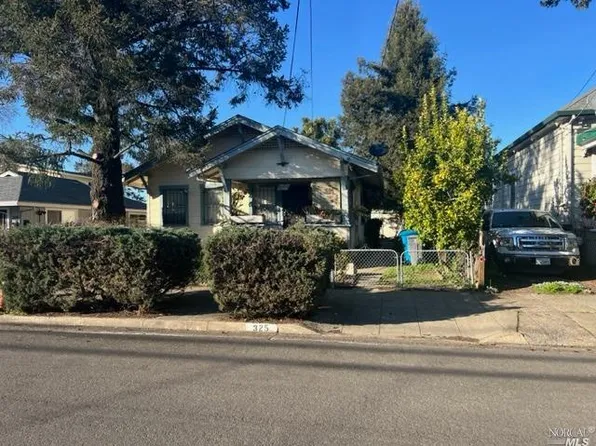 325 8th Street, Santa Rosa, CA 95401