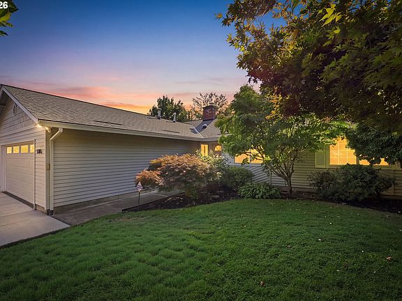 2nd image of 5385 NW Deschutes Dr