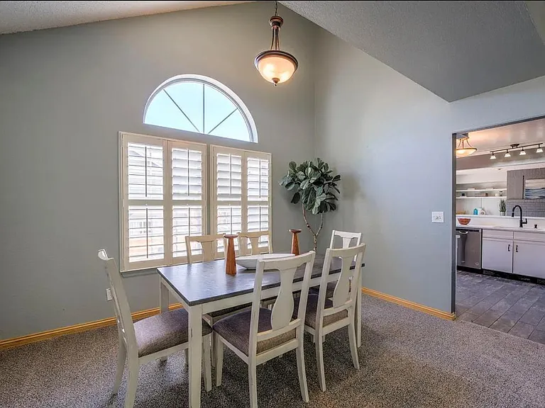7618 Halleys Dr — Photo 4