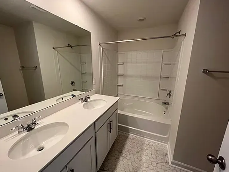 2148 Vanderlyn St — Photo 24