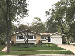 1601 N Fernandez Ave, Arlington Heights, IL 60004
