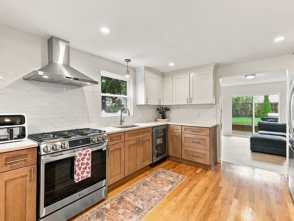 3rd image of 59 Colonial Ave