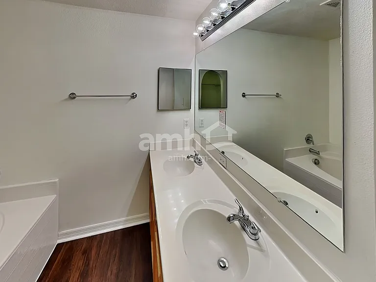 5523 Ashleigh Park Dr — Photo 10
