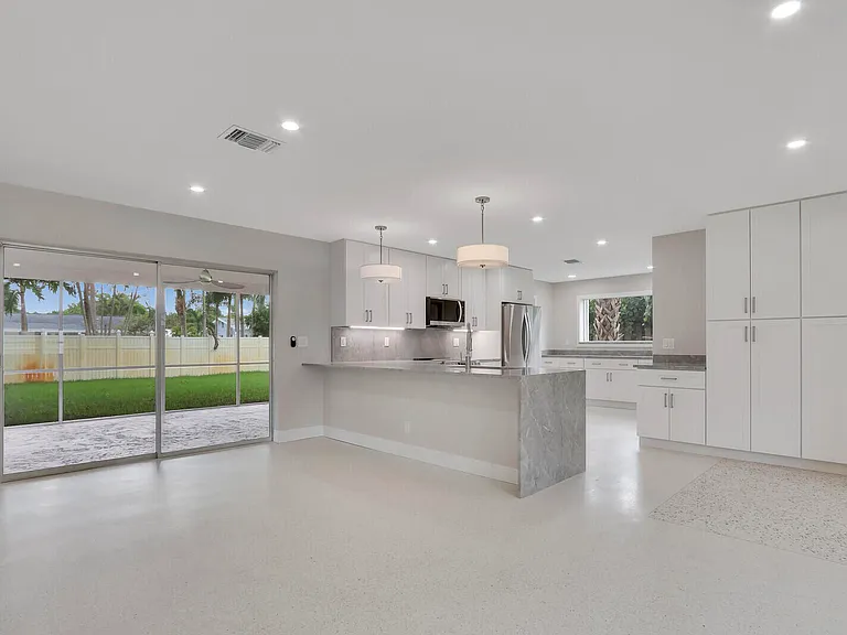 732 Pelican Way — Photo 10