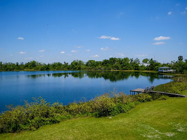 5500 Queenswood Dr — Photo 29