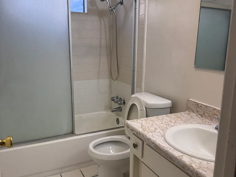 1014 Buena Vista St #5 — Photo 9