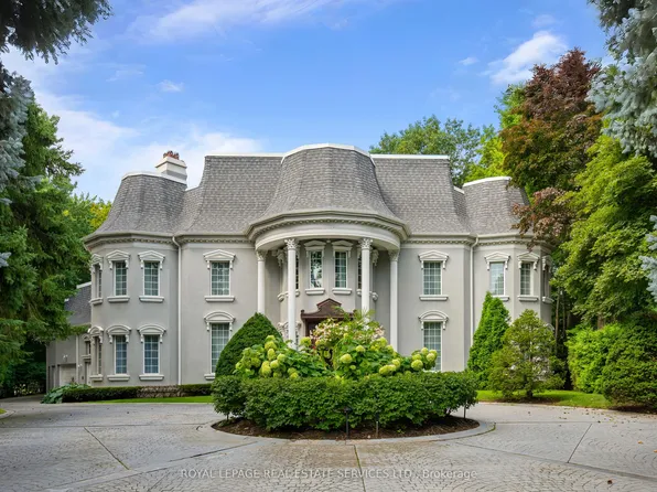 7 The Green Pnes, Etobicoke, ON M9C 2K5